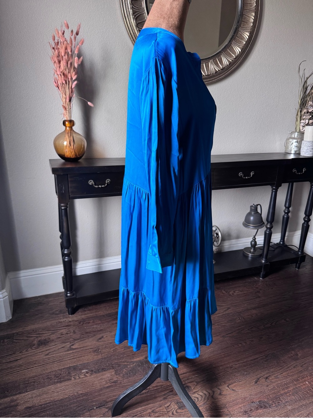 Johnny Was Calmé NWOT Blue Tiered Midi Dress M 100% Viscose Boho Long Sleeve - Picture 4 of 9